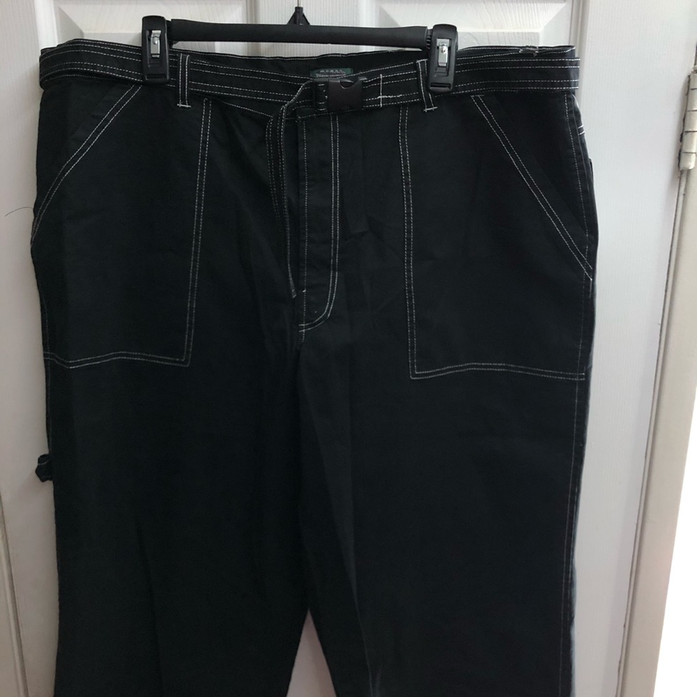 Black capris